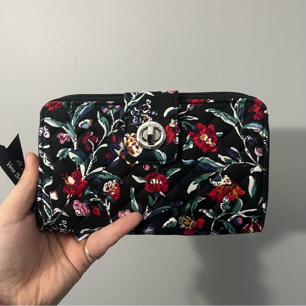 Vera Bradley RFID Turnlock Wallet in perennials noir NWT